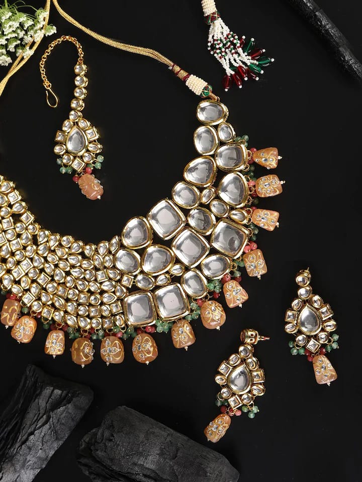 Gold-Plated Kundan-Studded Necklace & Earrings