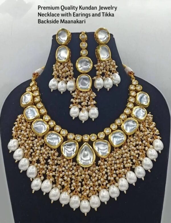 Premium Quality Kundan Jewelry Necklace with Earings and Tikka Backside Maanakari - Image 4