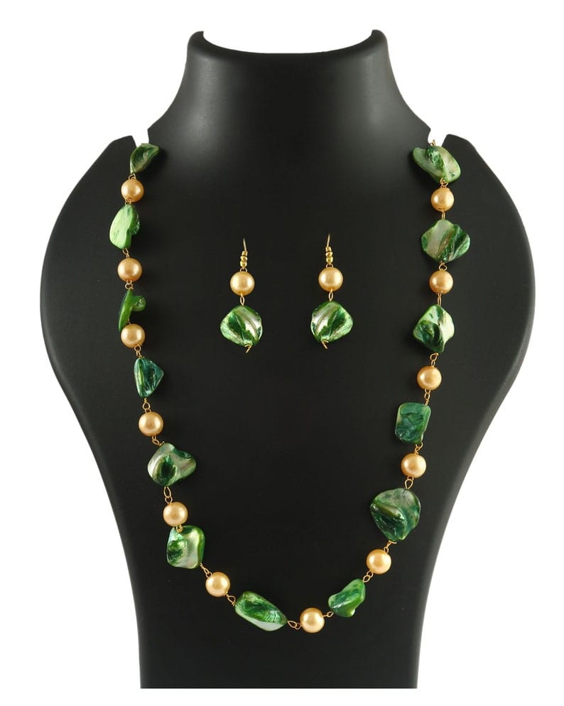 Mother of Pearl Necklace With Earring - Image 2