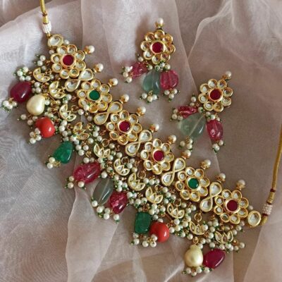 Kundan Bride In Flower Motif Choker Set