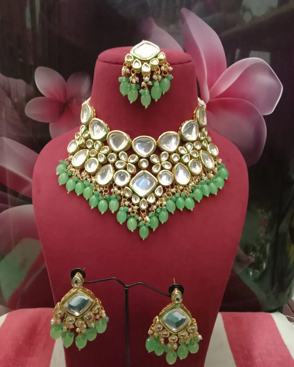 Kundan Necklace Set With Earrings