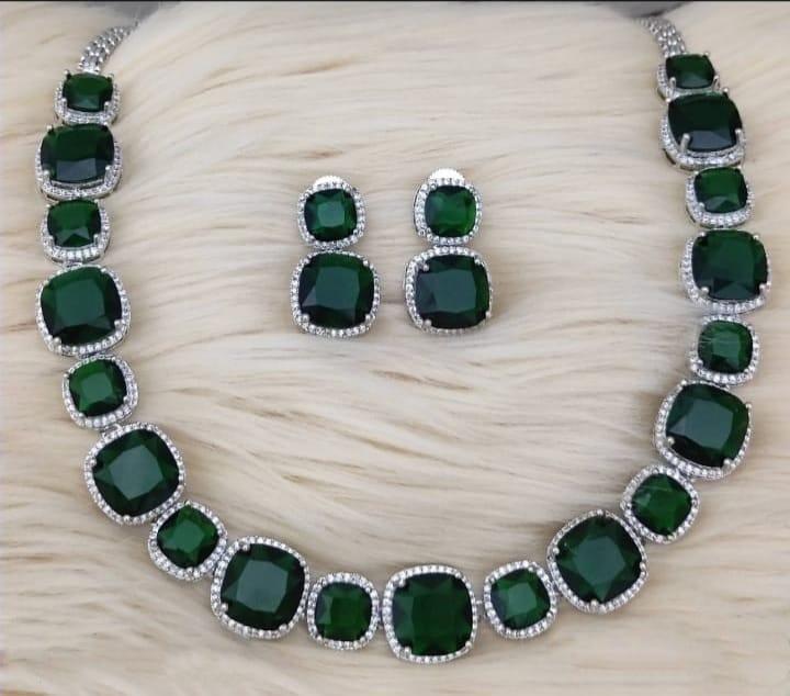 Green Ad Necklace Set