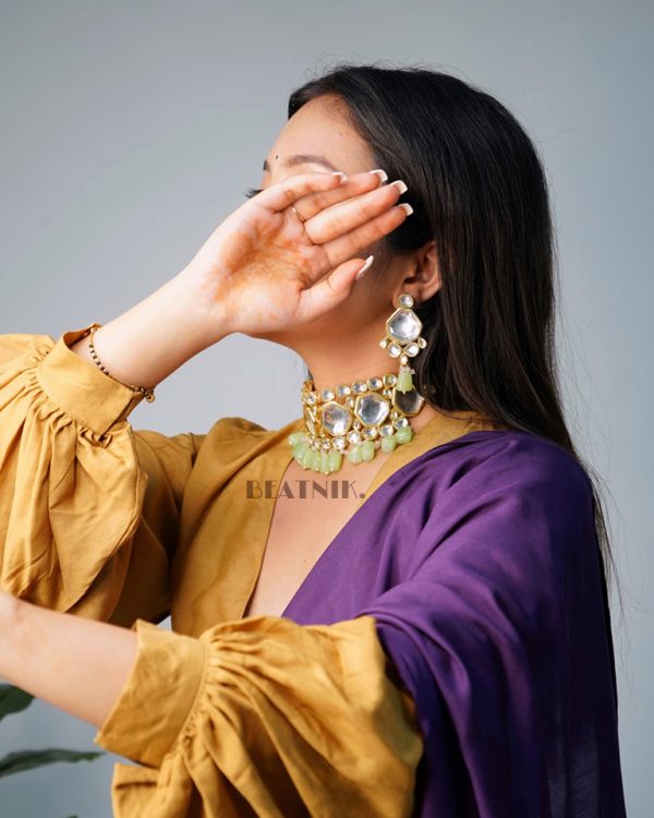 Gold Plated Kundan Neckpiece With Earrings - Image 3