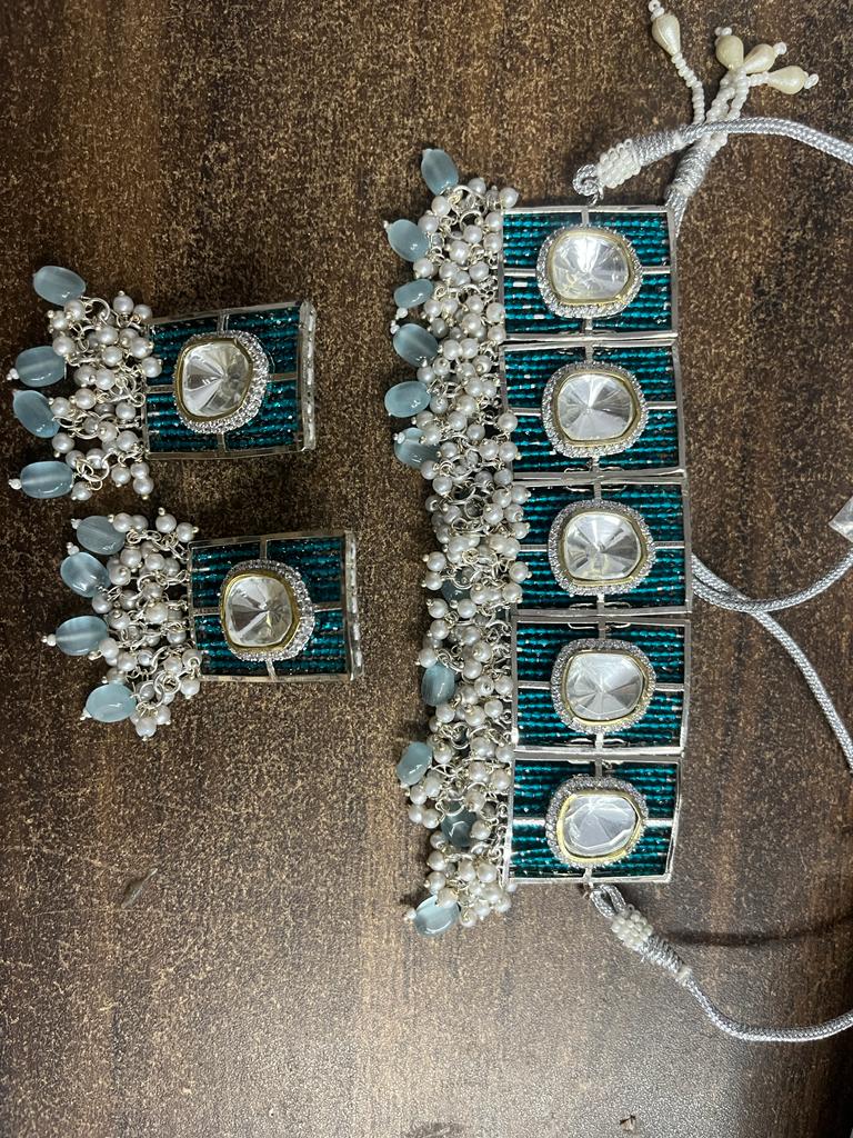 Polki Kundan choker Nacklace With Earrings - Image 2