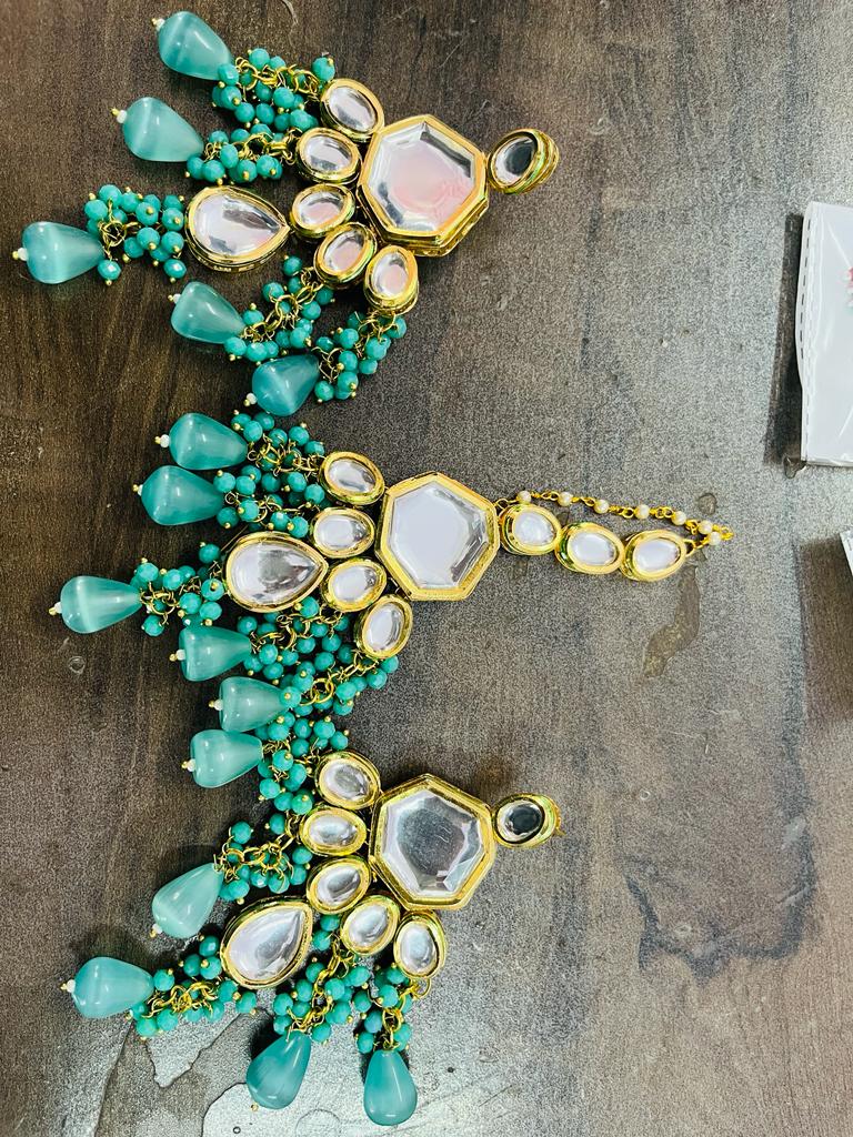 Gold Plated Bridal Jewellery Set With Earrings & Maangtika - Image 6