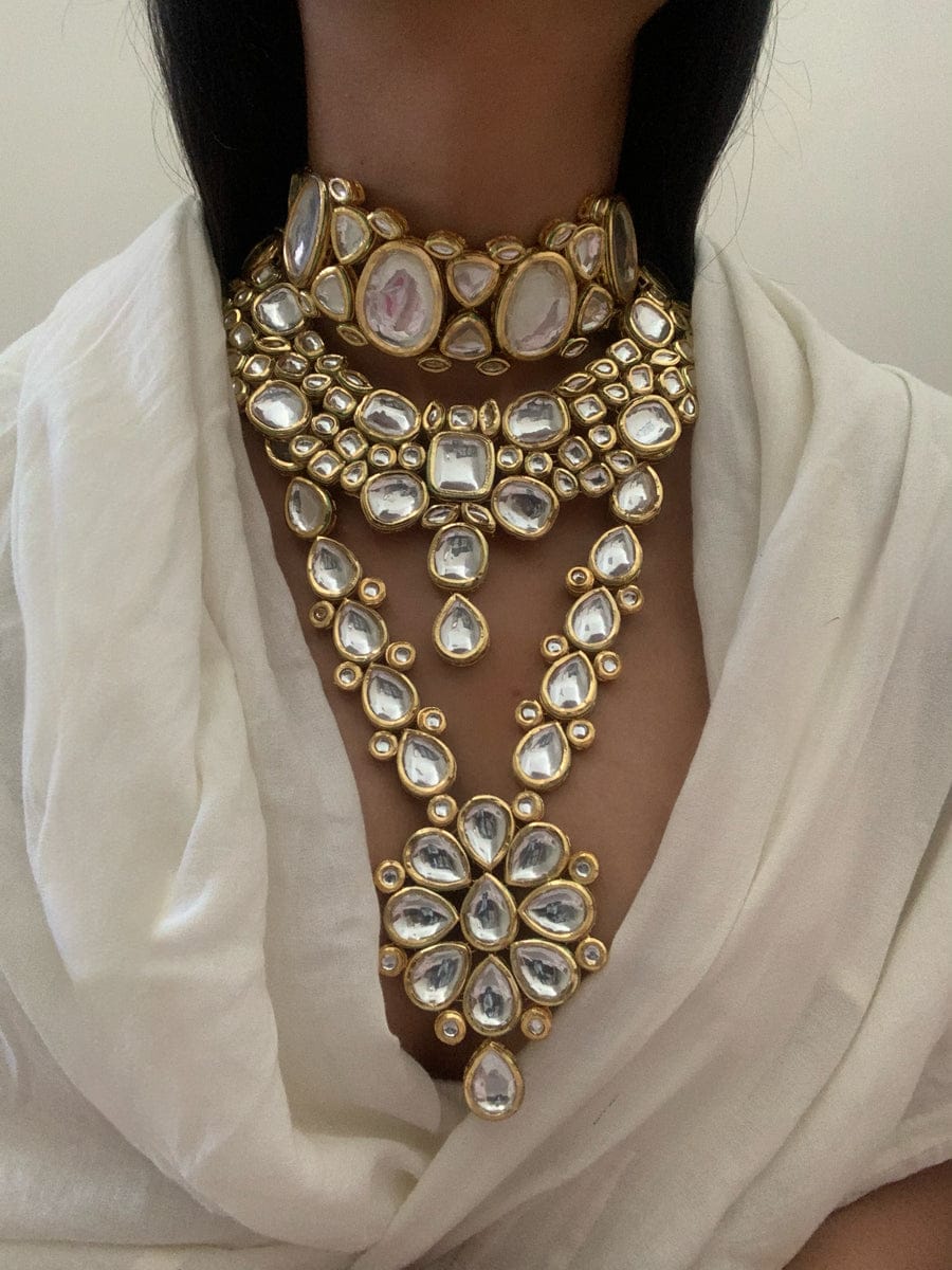 Delicate Kundan Necklace Set
