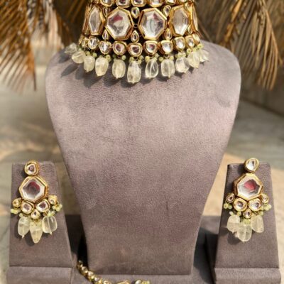 Delicate Kundan Necklace Set
