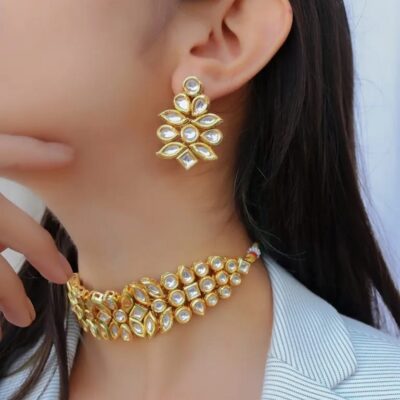 Delicate Kundan Necklace Set