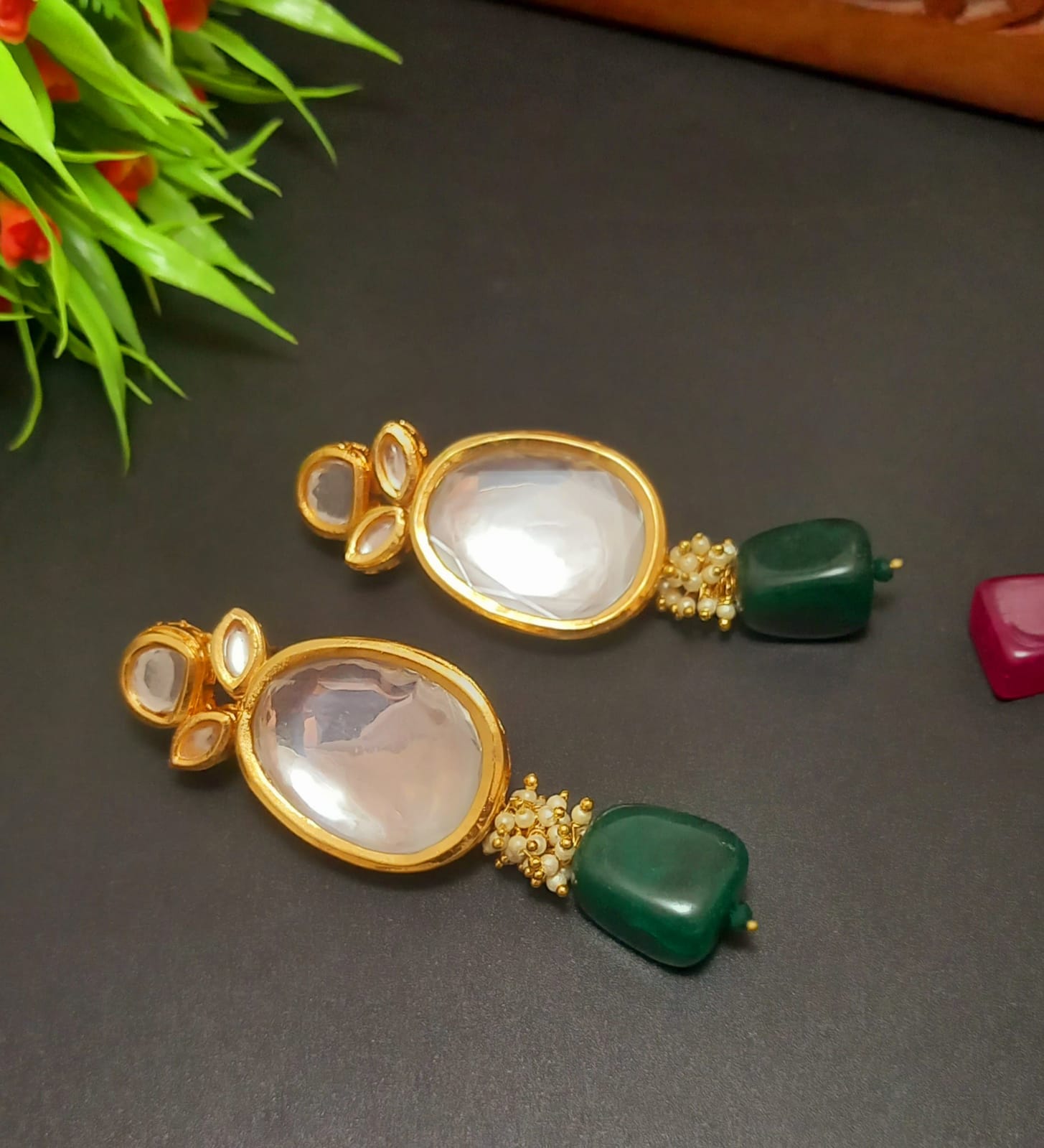 Gold Tone Kundan Necklace & Earrings - Image 2