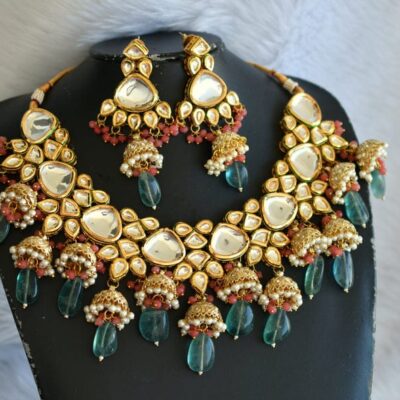 Green Stone And Kundan Jewellery Necklace Set In Mix Metal