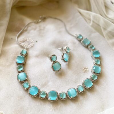 White Finish Ad Necklace Set