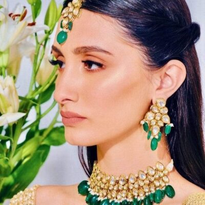 Gold Plated Kundan Necklace Set With Earrings & Maangtika