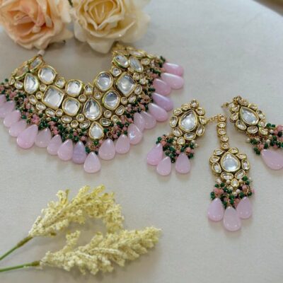 Gold Plated Kundan Necklace Set With Earrings & Maangtika