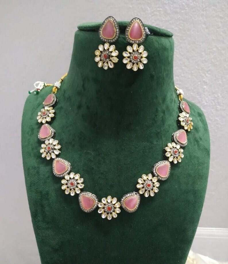 Premium Quality Victorian Polished Floral Necklace - Image 3