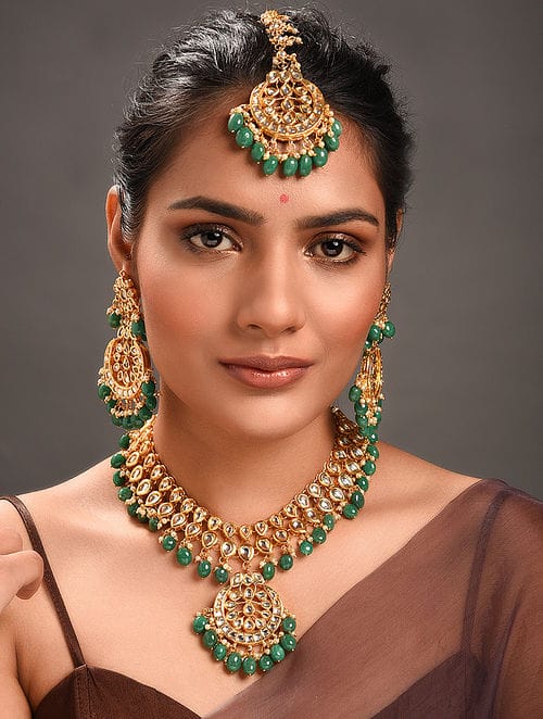 Green Floral Kundan Gold-Plated Necklace With Earring & Maangtikka