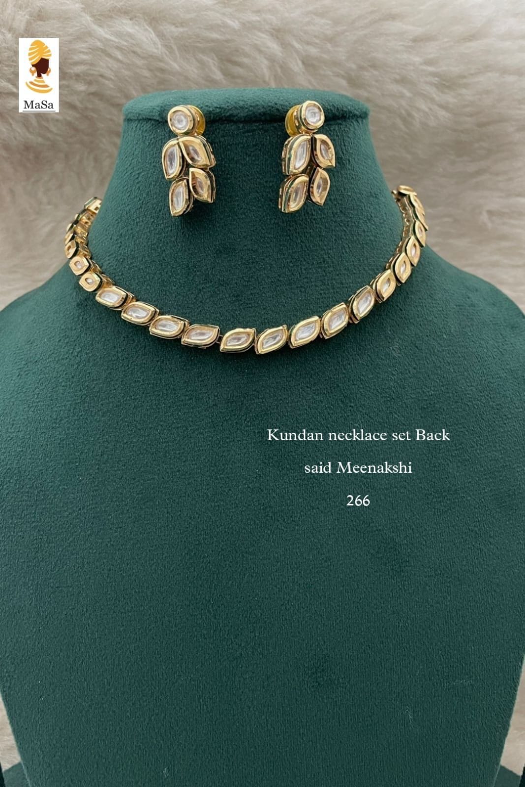 Gold tone white Kundan necklace With Earrings