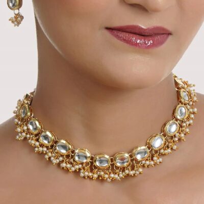 Elegant kundan choker Necklace With Earrings