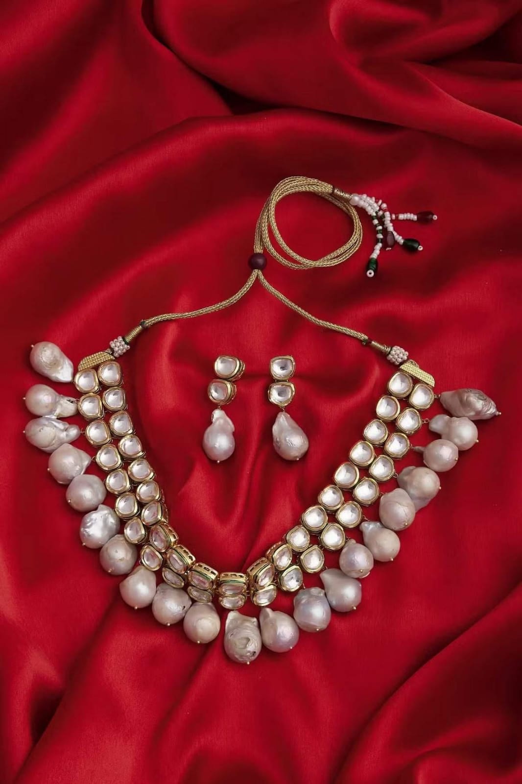 Gold-Plated White Kundan Studded & Beaded Jewellery Set