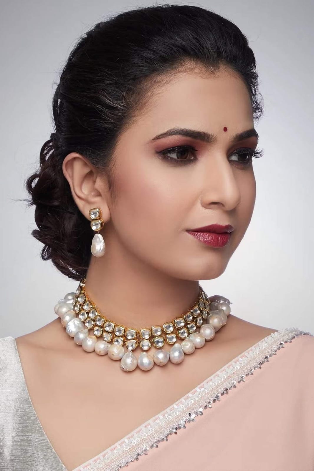 Gold-Plated White Kundan Studded & Beaded Jewellery Set - Image 2
