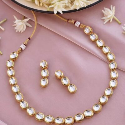 Gold-Plated Kundan Studded Necklace & Earrings Set