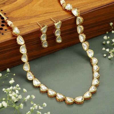 Kundan Necklace Set With Earrings