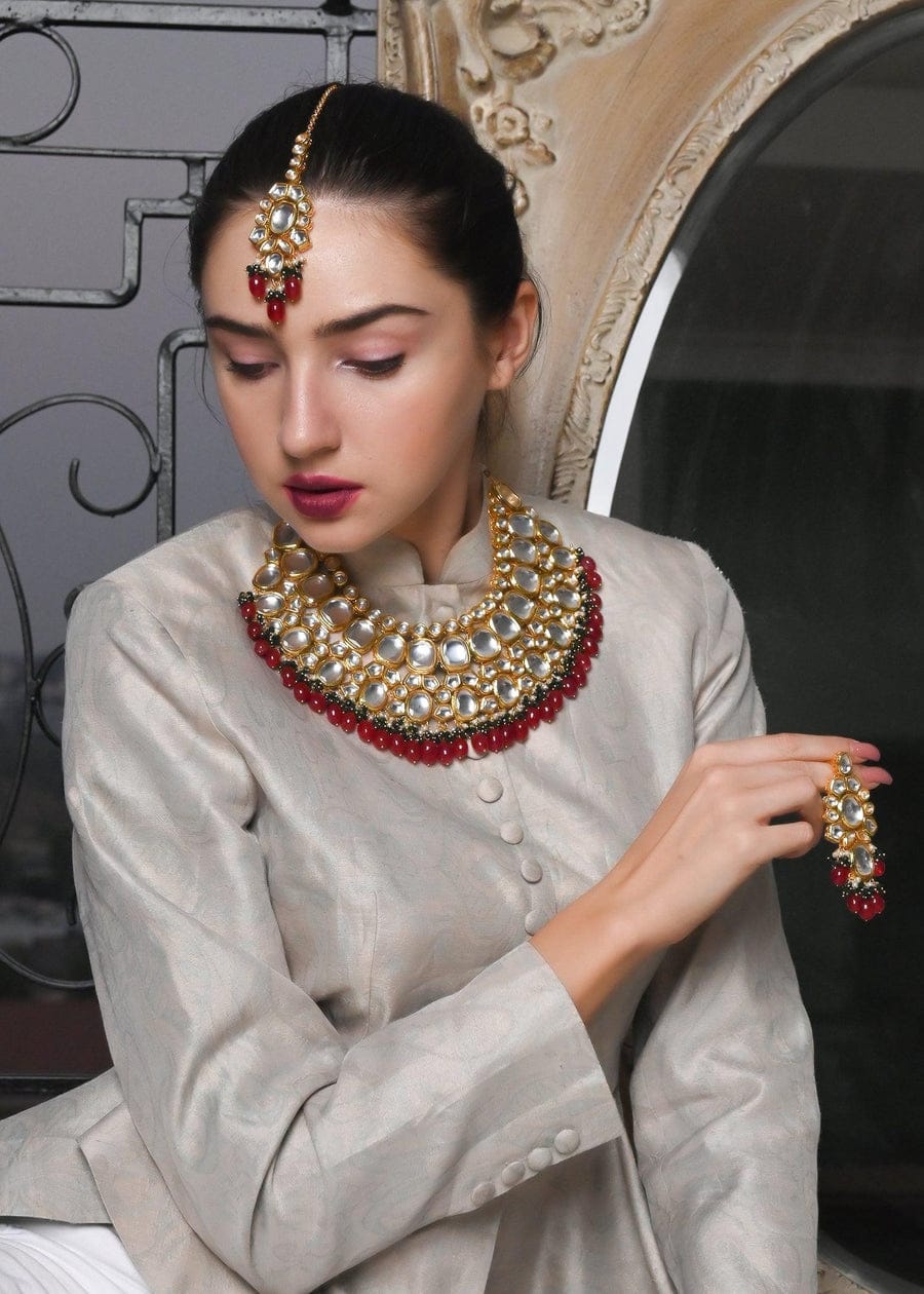 Gold Plated Kundan Studded & Pearls Beaded Jewellery Set - Image 2