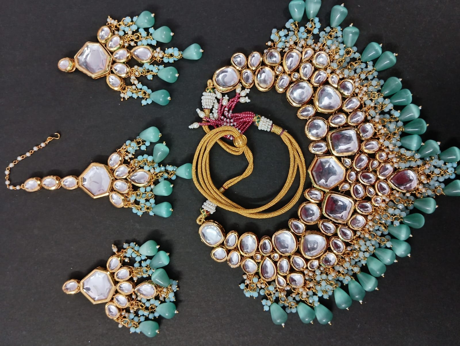 Kundan Choker Necklace With Earrings & Maangtikka - Image 7
