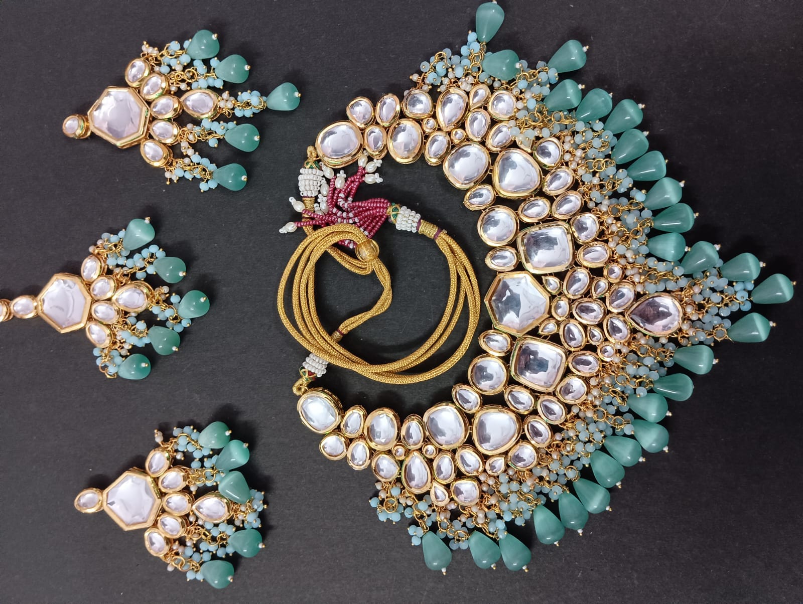 Kundan Choker Necklace With Earrings & Maangtikka - Image 8