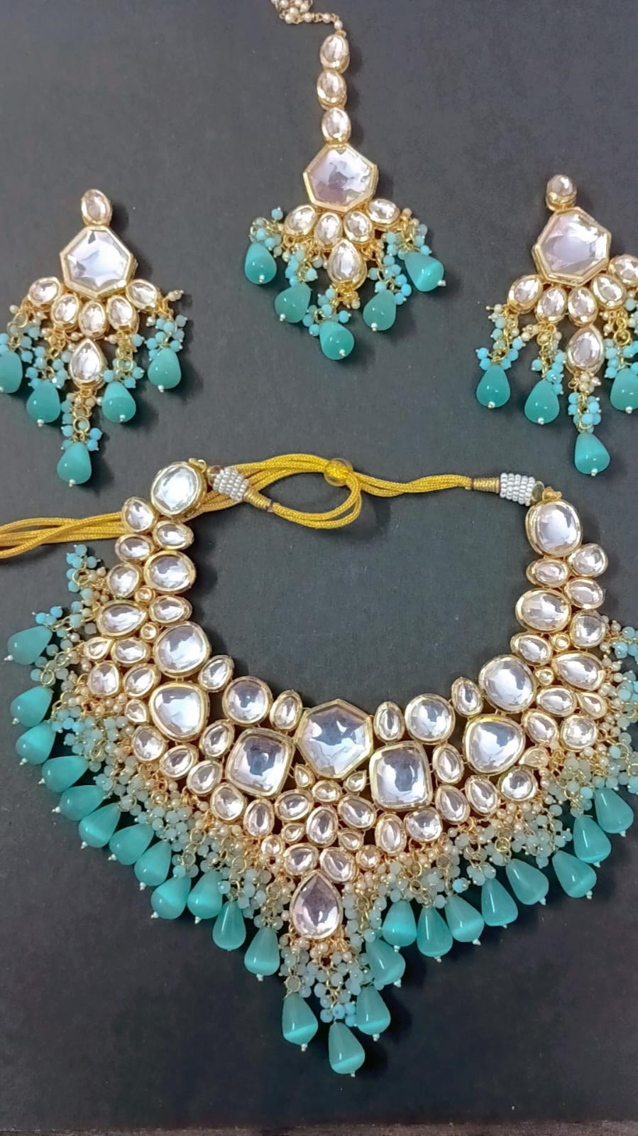 Kundan Choker Necklace With Earrings & Maangtikka - Image 5