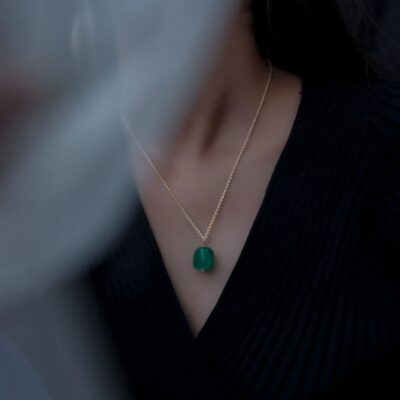 Fine White Pearls Necklace With Green Stone