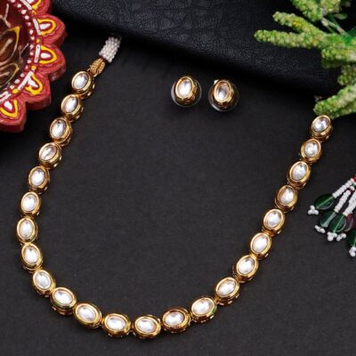 Elegant Kundan Necklace With Earrings