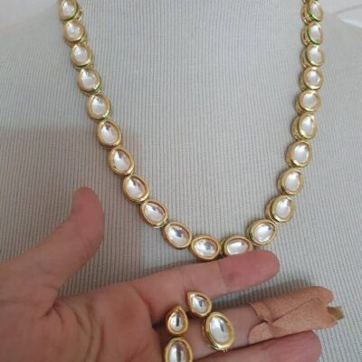 Elegant Kundan Necklace With Earrings