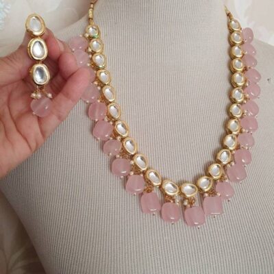 Elegant Kundan Necklace With Earrings