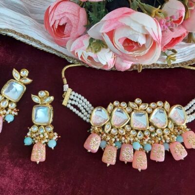 Elegant Kundan Necklace With Earrings