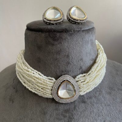 Elegant Silver Polki Necklace With Earrings