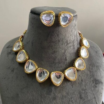 Elegant Kundan Necklace With Earrings