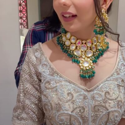 Elegant Kundan Necklace With Earrings & Maangtika