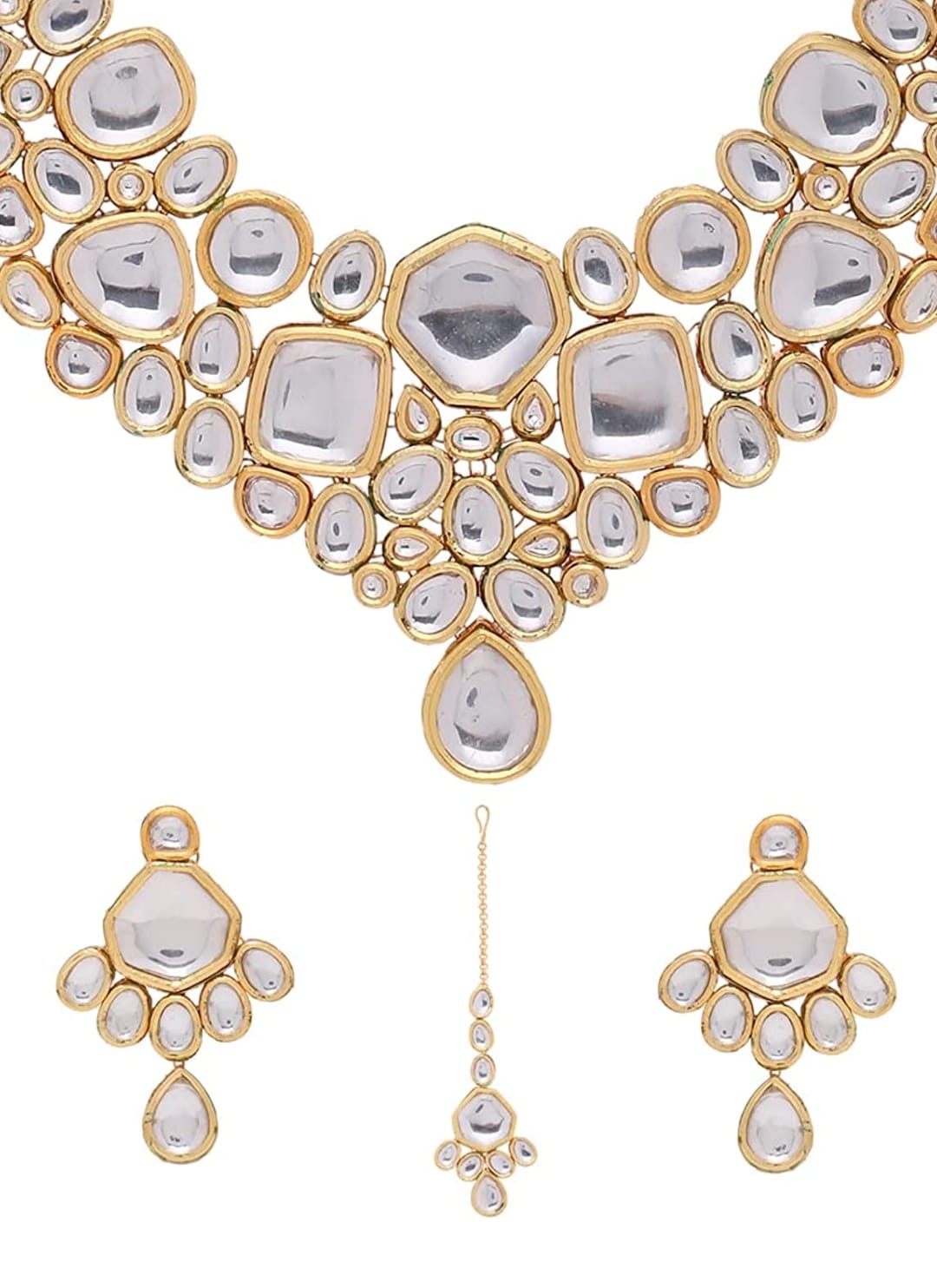 Stunning Kundan Choker Necklace Set With Maang Tikka - Image 4