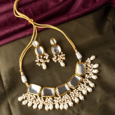 Gold Plated Kundan Studded & Beaded Jewellery Set