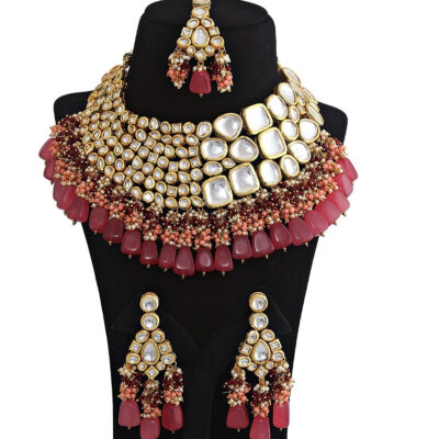 Gold Plated Elegant kundan Necklace set With Tika