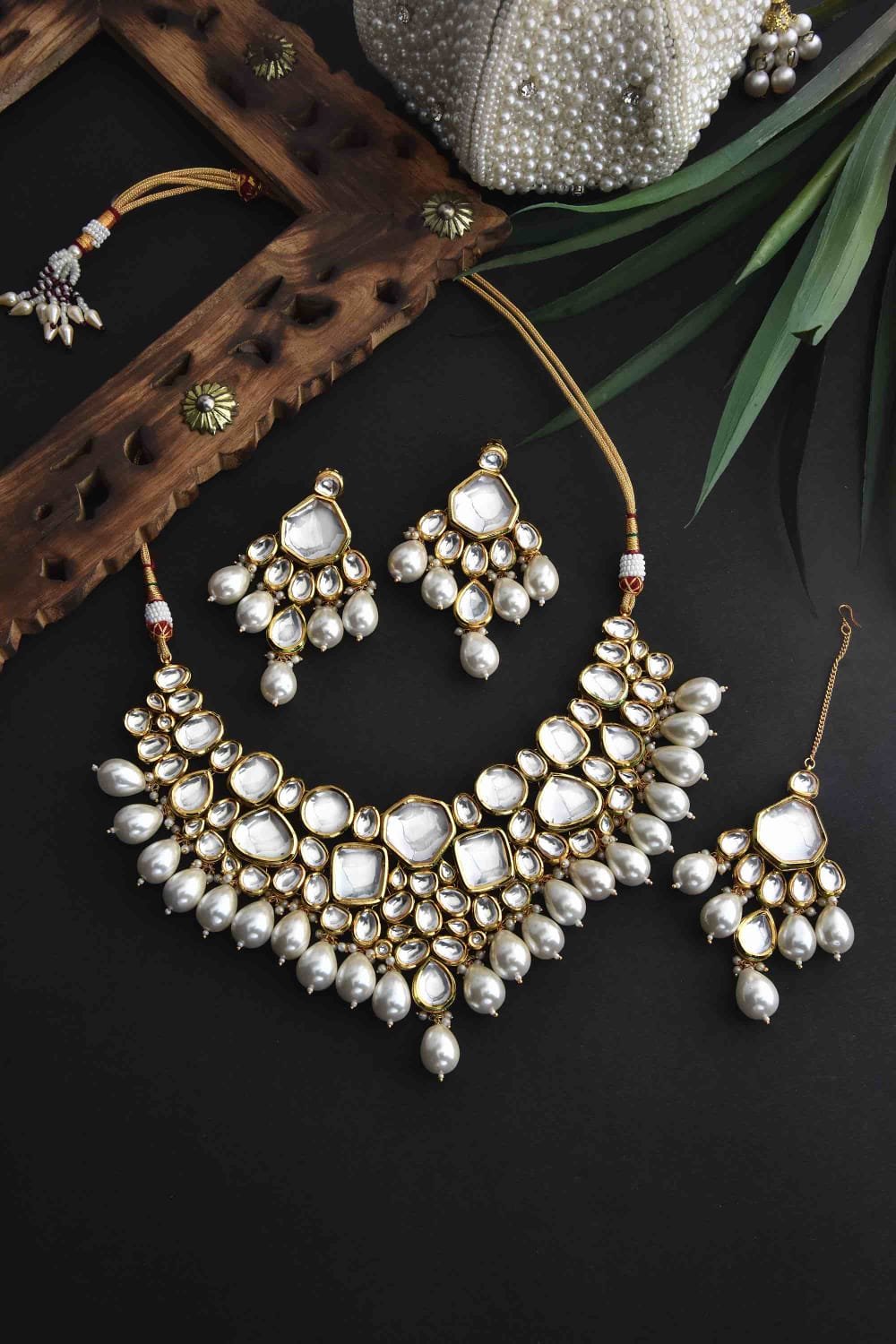 Gold-Plated Kundan-Studded Necklace & Earrings Set - Image 3