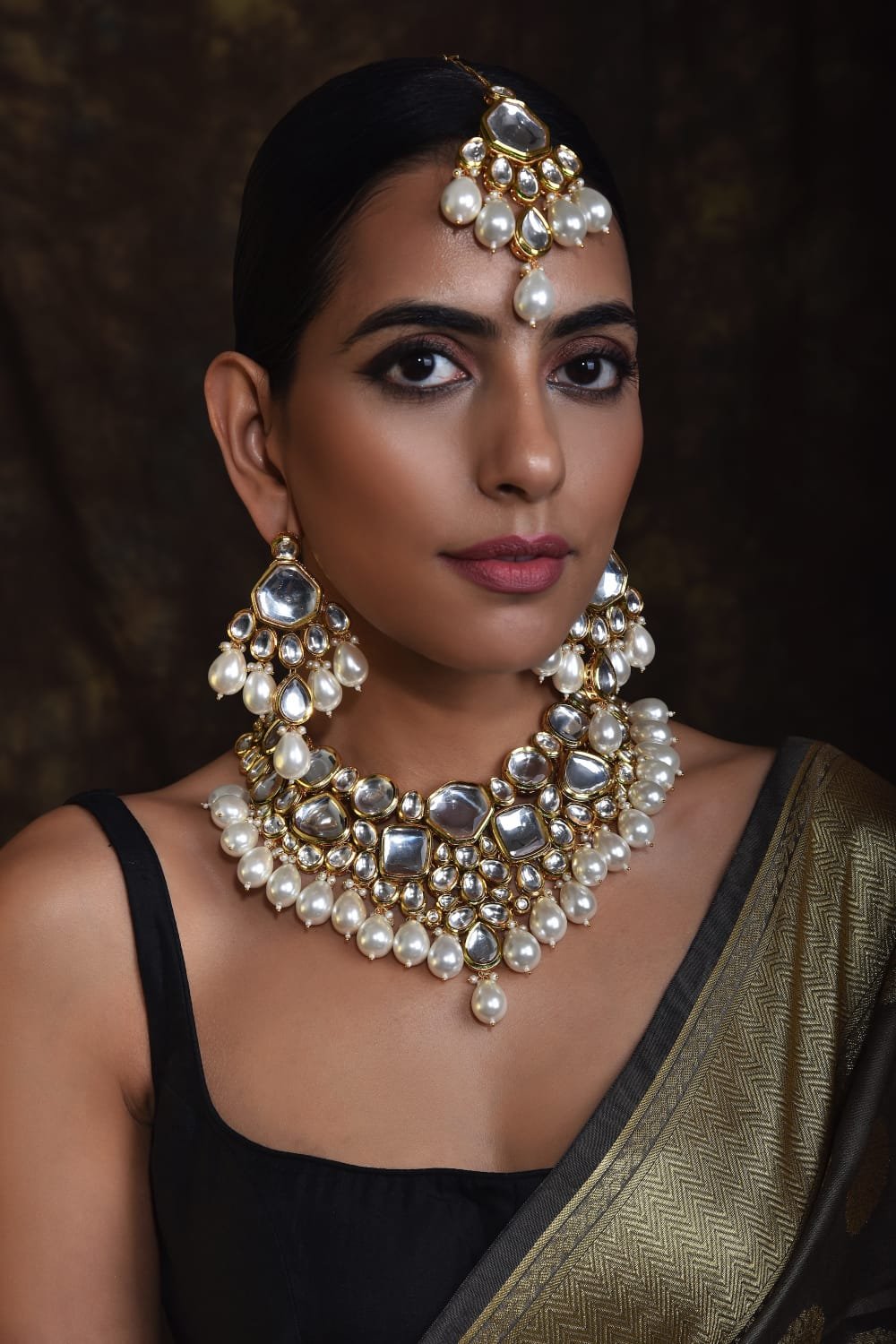 Gold-Plated Kundan-Studded Necklace & Earrings Set - Image 4