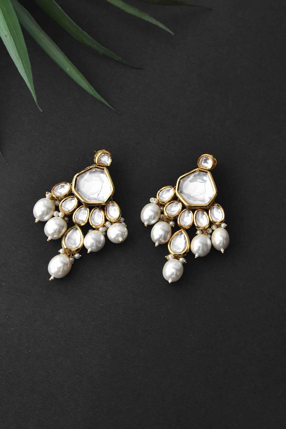 Gold-Plated Kundan-Studded Necklace & Earrings Set - Image 5