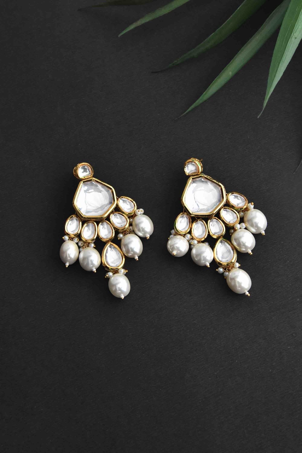 Gold-Plated Kundan-Studded Necklace & Earrings Set - Image 6