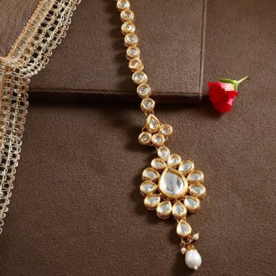 Gold Finish White Kundan Maangtika