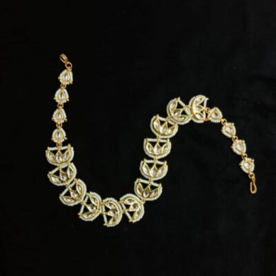 Gold Kundan Embellished Floral Unit Headband Mathhapatti