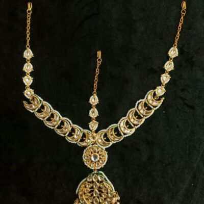 Gold Kundan Embellished Floral Unit Headband Mathhapatti