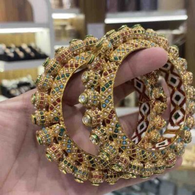 Gold-Plated Kundan Studded & Pearls Beaded Bangle
