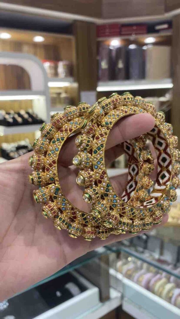 Gold-Plated Kundan Studded & Pearls Beaded Bangle