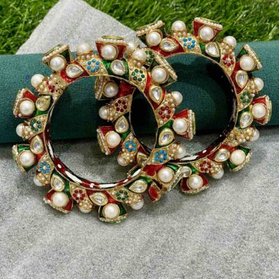 Gold-Plated Kundan Studded & Pearls Beaded Bangle